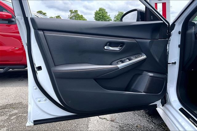 Certified 2025 Nissan Sentra SR w/ Lighting Package FWD image 17