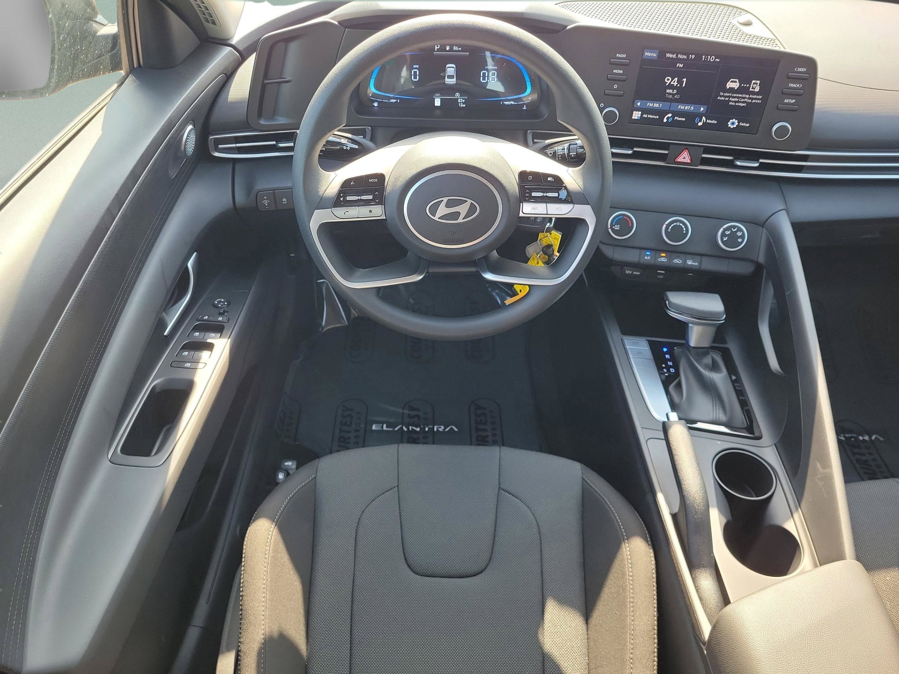 New 2026 Hyundai Elantra SE FWD image 14