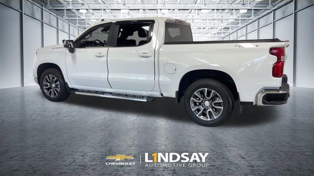 Used 2022 Chevrolet Silverado 1500 LT AWD/4WD image 7