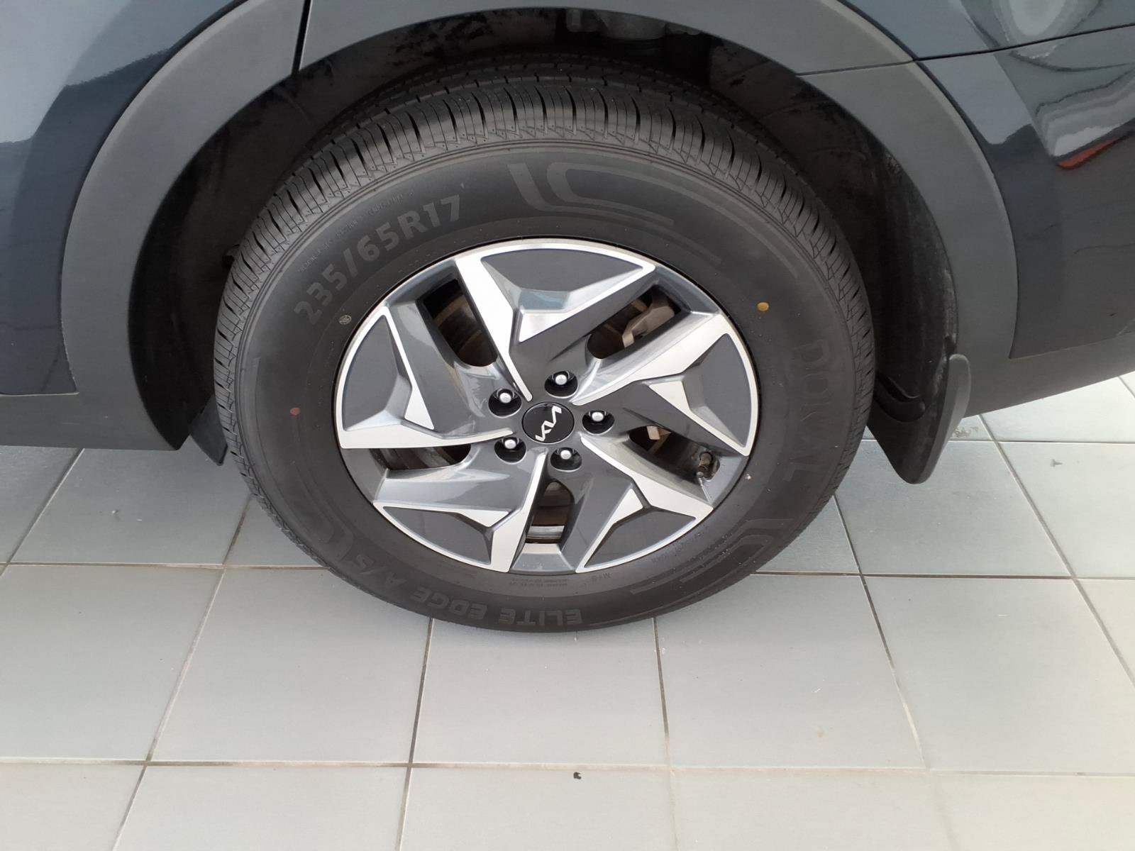 Used 2022 Kia Sorento S AWD/4WD image 17