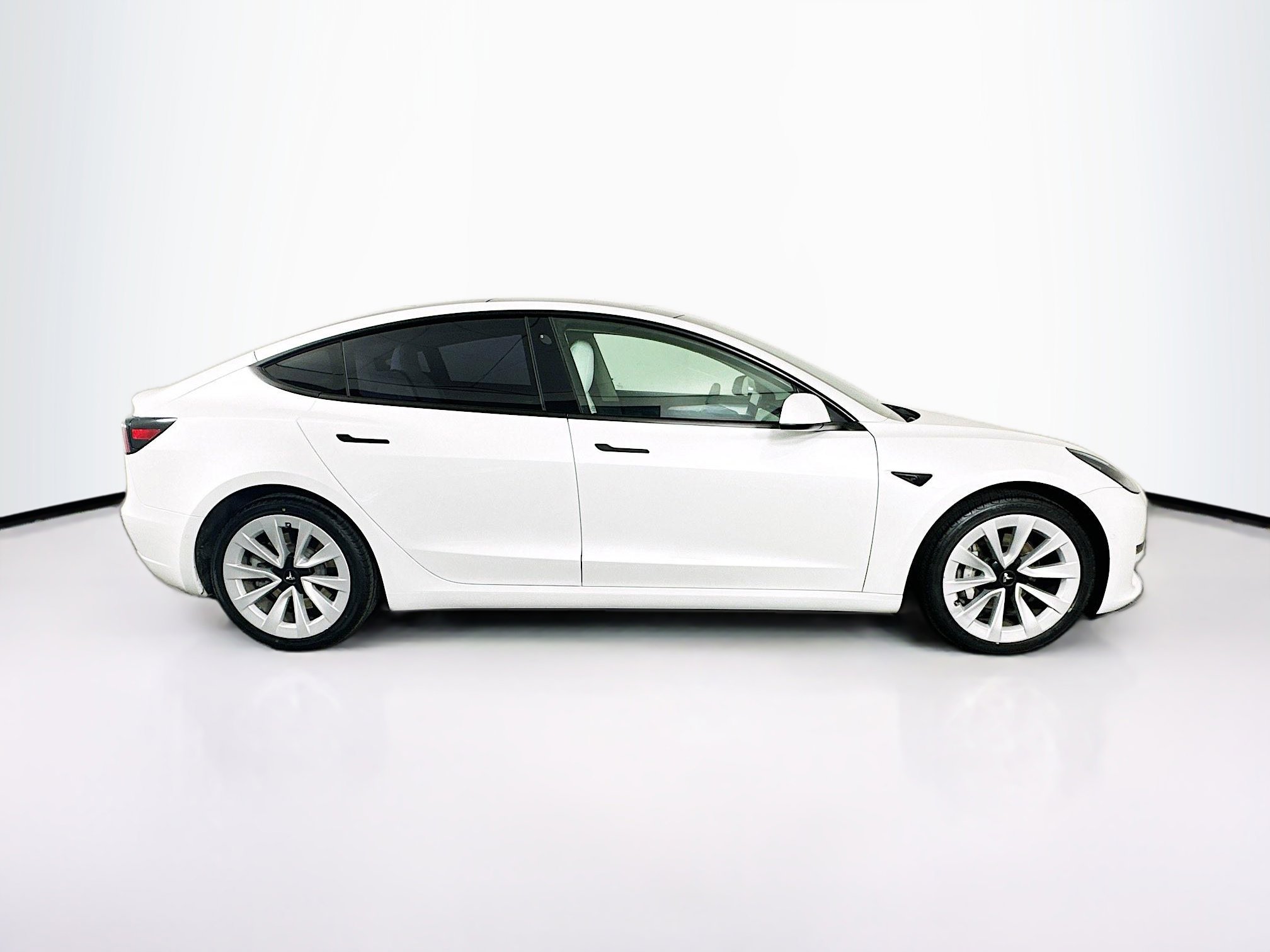 Used 2021 Tesla Model 3 Standard Range Plus RWD image 10