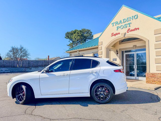 Used 2021 Alfa Romeo Stelvio Ti w/ Nero Edizione image 22