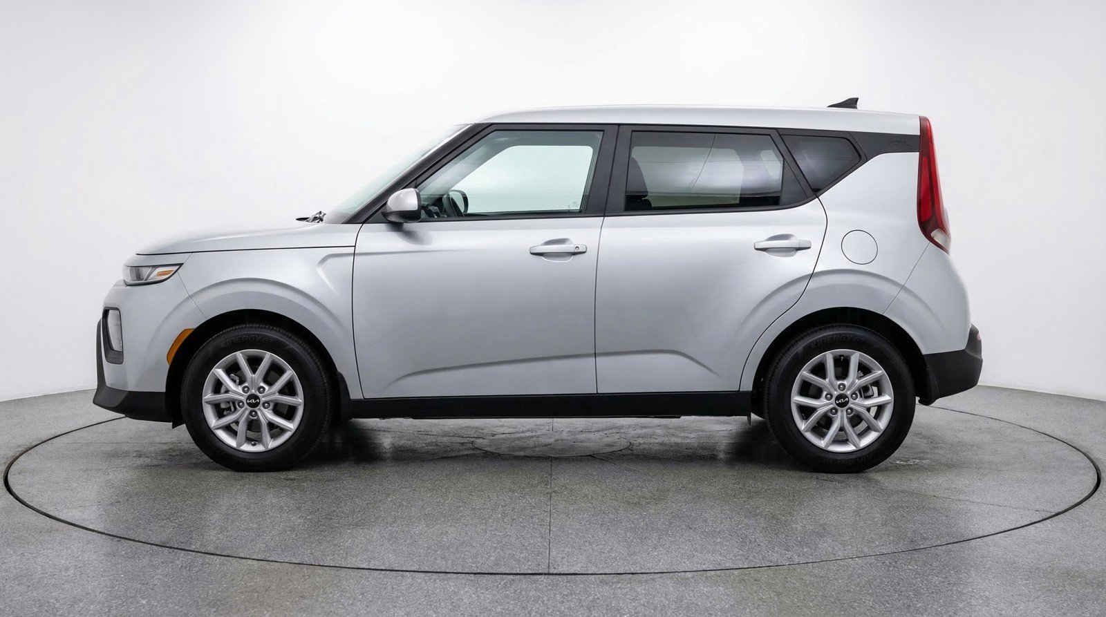 Used 2025 Kia Soul LX w/ LX Technology Package image 5