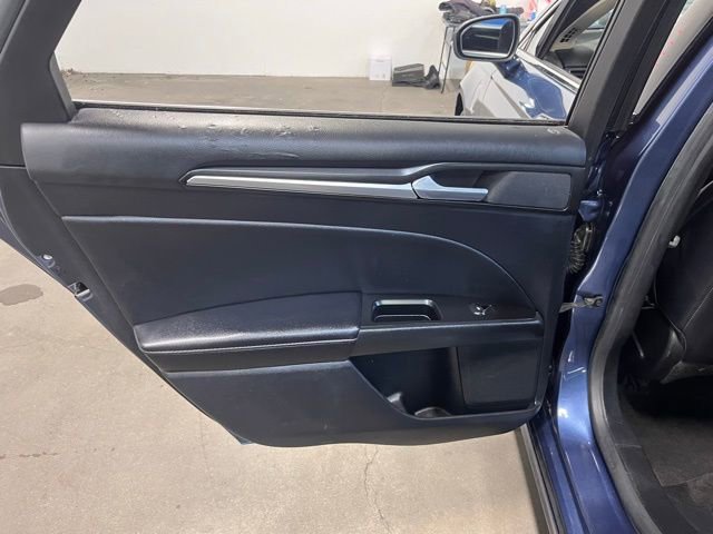 Used 2019 Ford Fusion Energi Titanium FWD image 18