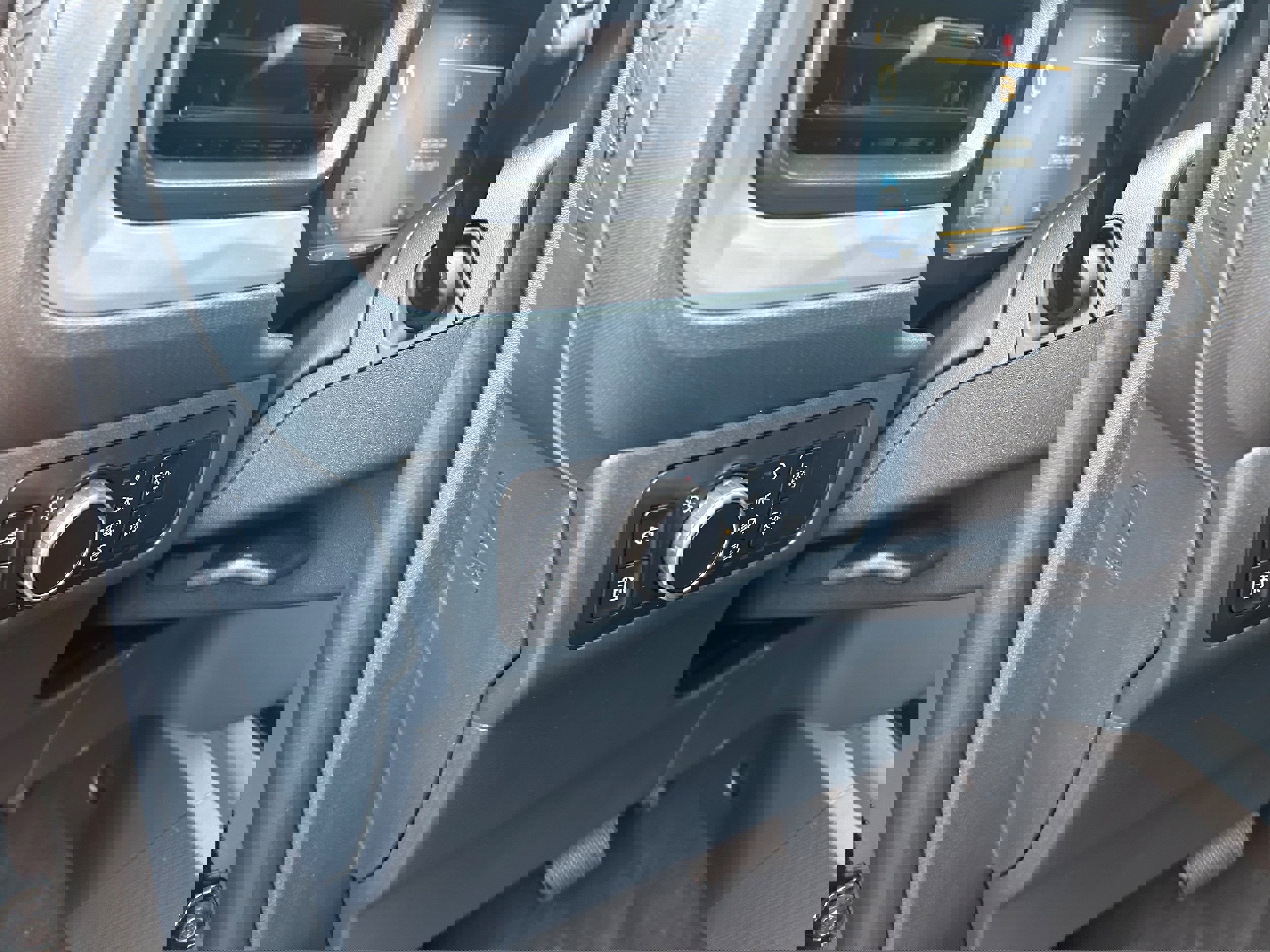 New 2025 Ford Maverick XL w/ Equipment Group 101A image 29