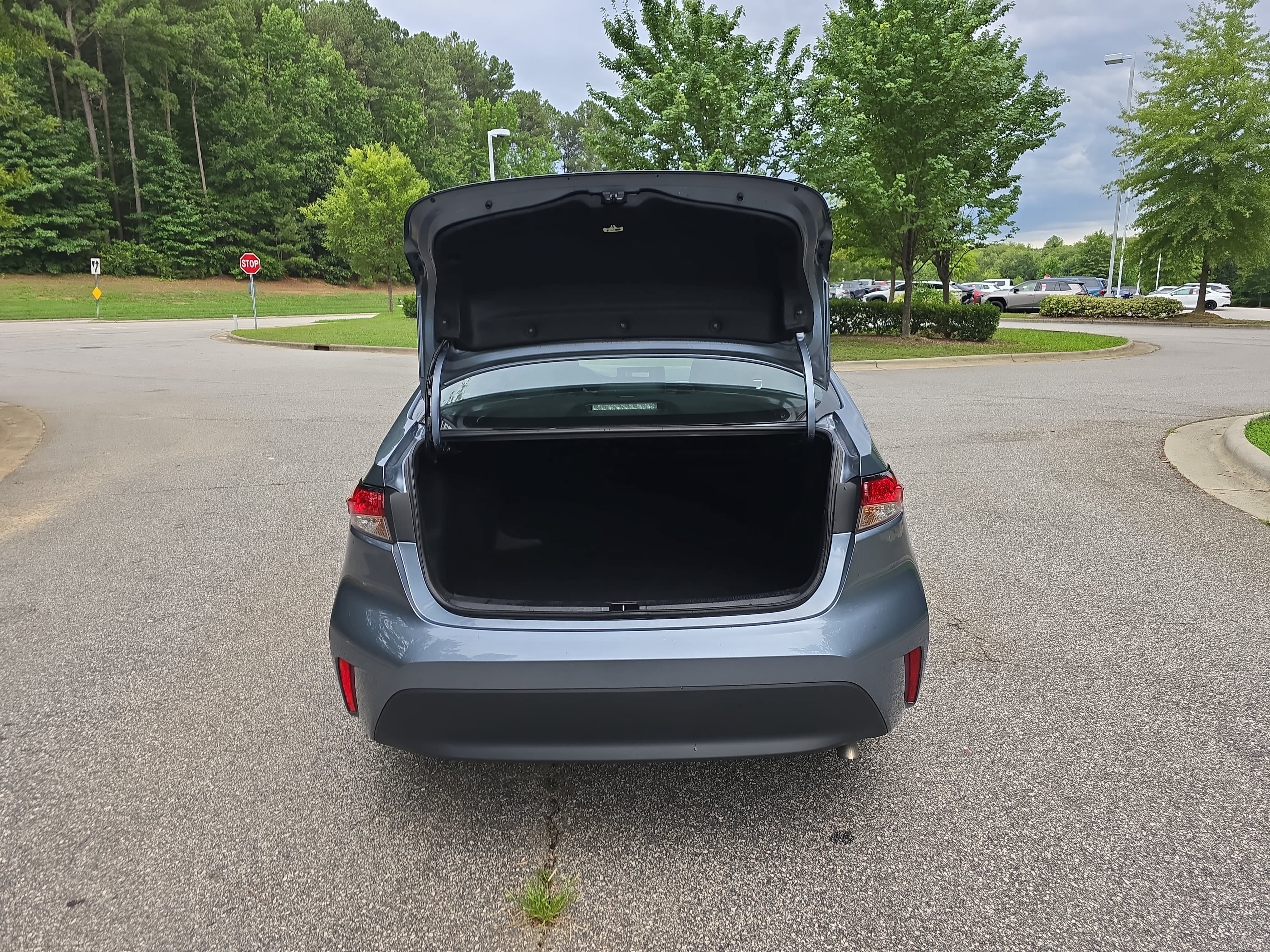 Used 2025 Toyota Corolla LE FWD image 12