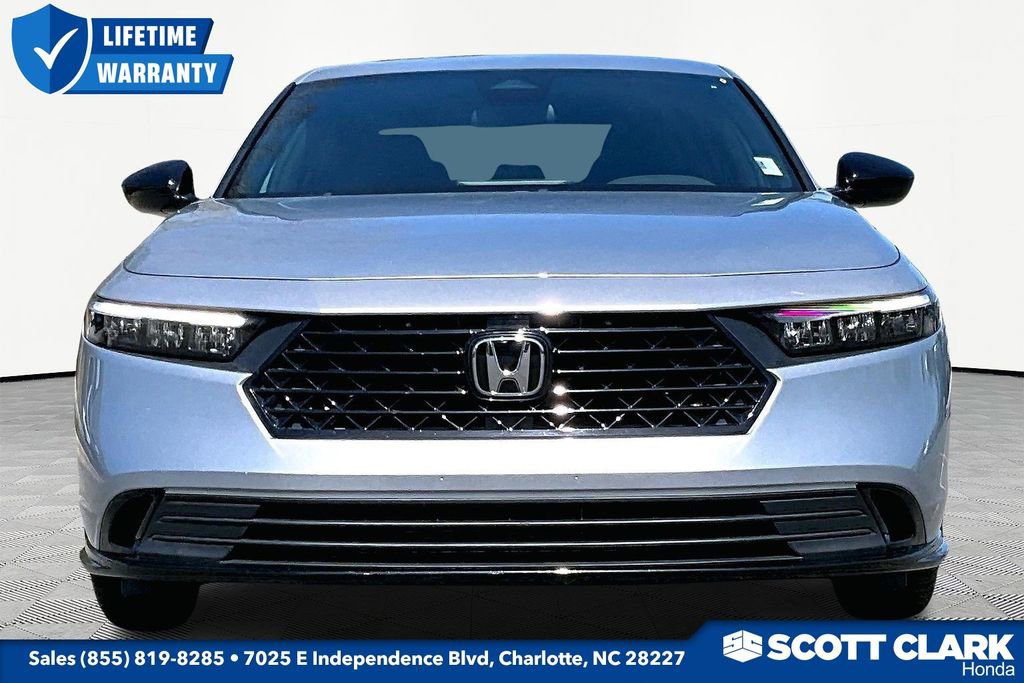 Used 2025 Honda Accord Sport image 2