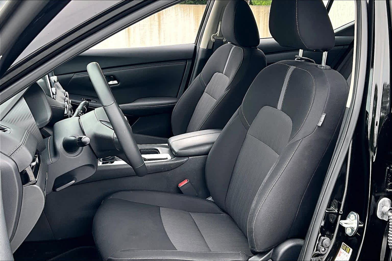Used 2023 Nissan Sentra SV w/ All-Weather Package FWD image 8