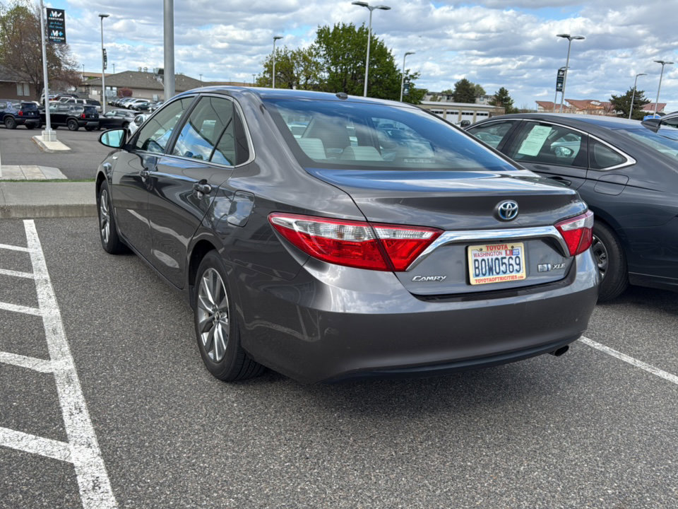 Used 2016 Toyota Camry XLE w/ Moonroof Package FWD image 6