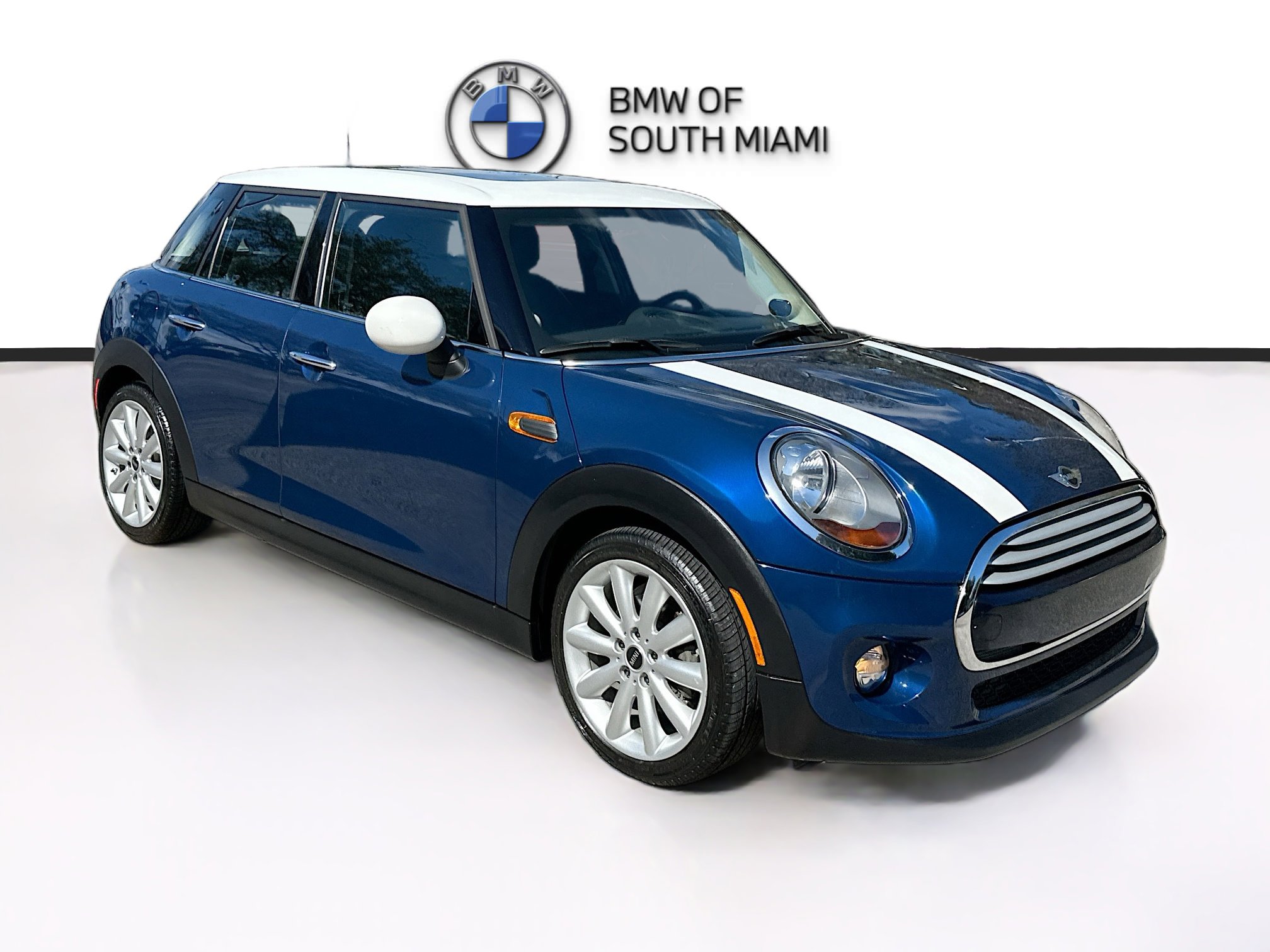 Used 2015 MINI Cooper 4-Door Hardtop image 1