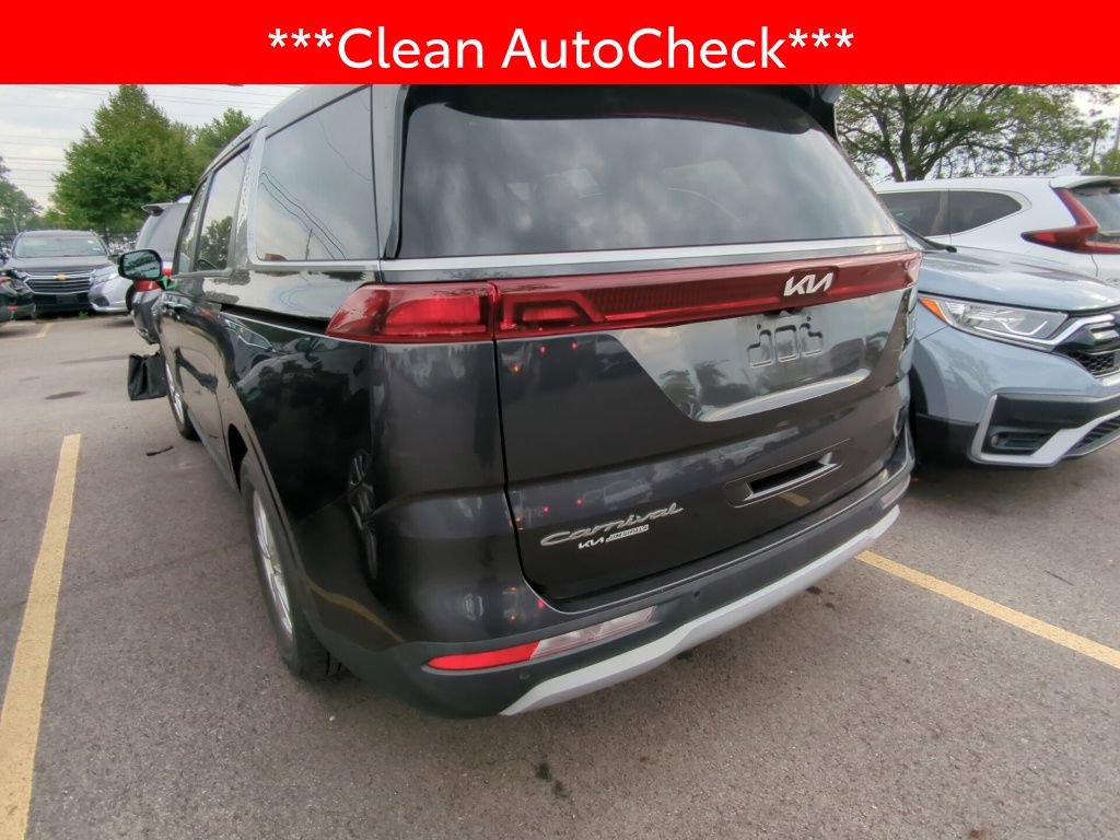 Used 2022 Kia Carnival LX FWD image 4