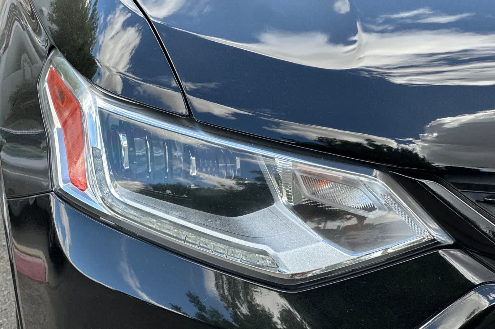 Used 2018 Chevrolet Traverse High Country AWD/4WD image 34