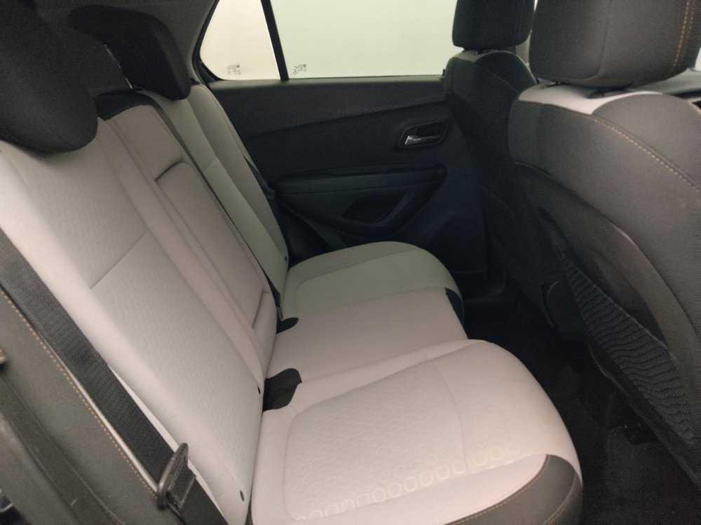 Used 2020 Chevrolet Trax LS FWD image 19