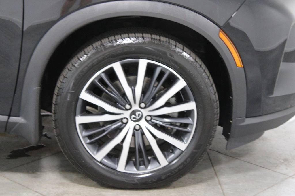 Used 2022 INFINITI QX60 Sensory w/ Cargo Package image 13