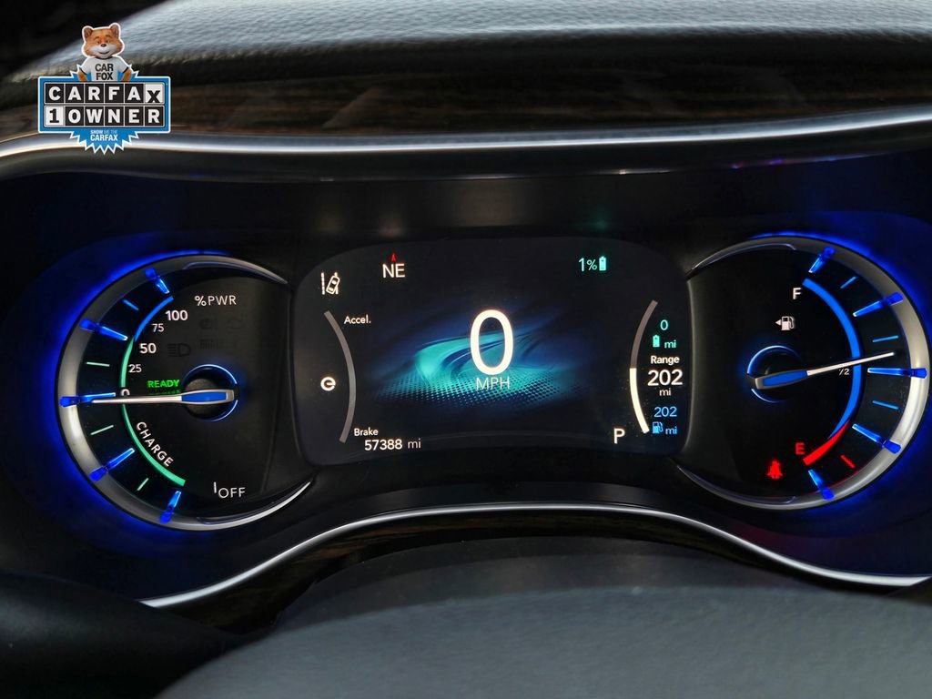 Used 2023 Chrysler Pacifica Limited FWD image 26