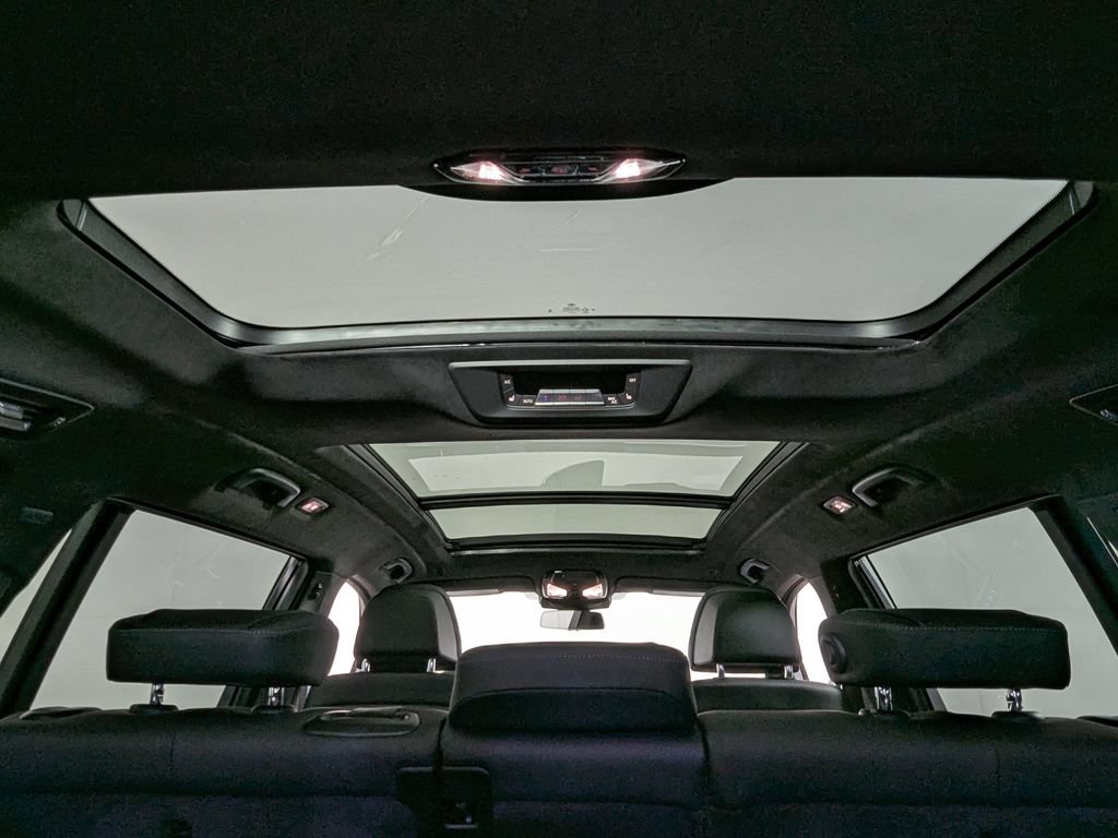 Used 2026 BMW X7 xDrive40i w/ M Sport Package AWD/4WD image 14