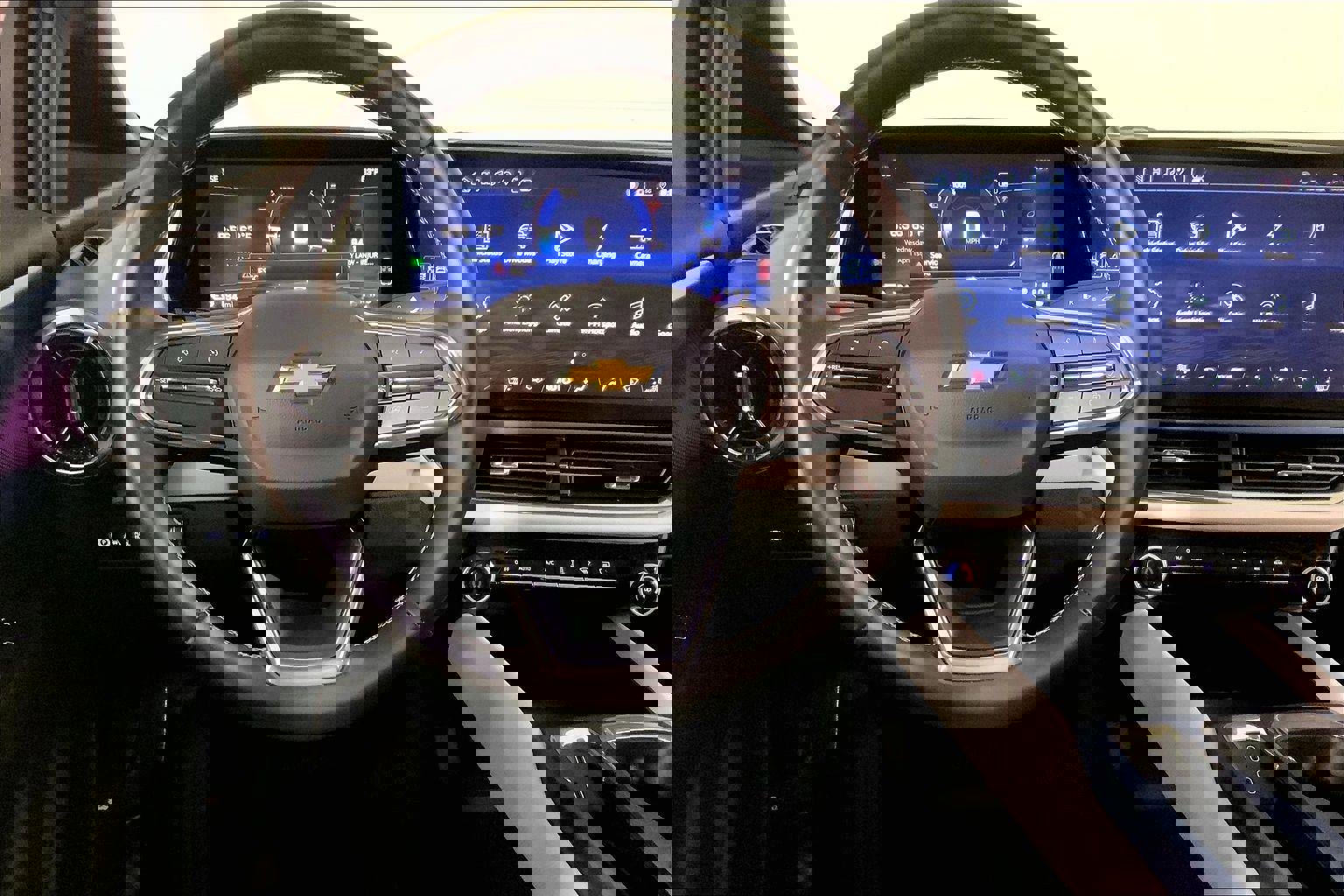 Used 2025 Chevrolet Equinox EV LT FWD image 5