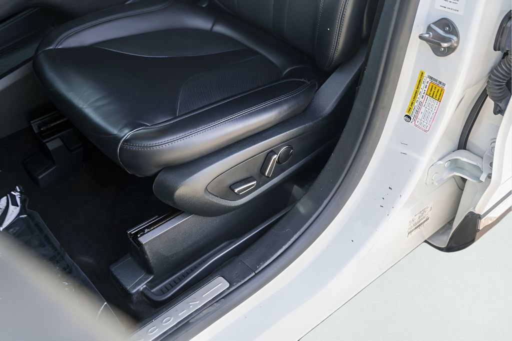 Used 2021 Lincoln Nautilus FWD w/ Equipment Group 101A image 11