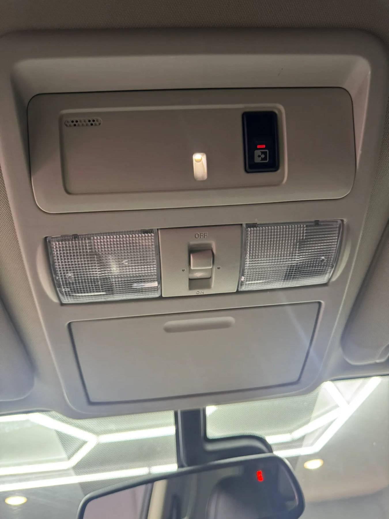Used 2017 Nissan Titan SV RWD image 32