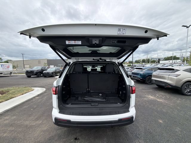 Used 2023 Toyota Sequoia SR5 w/ SR5 Premium Package AWD/4WD image 23