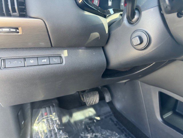 Used 2024 Nissan Pathfinder Platinum image 14