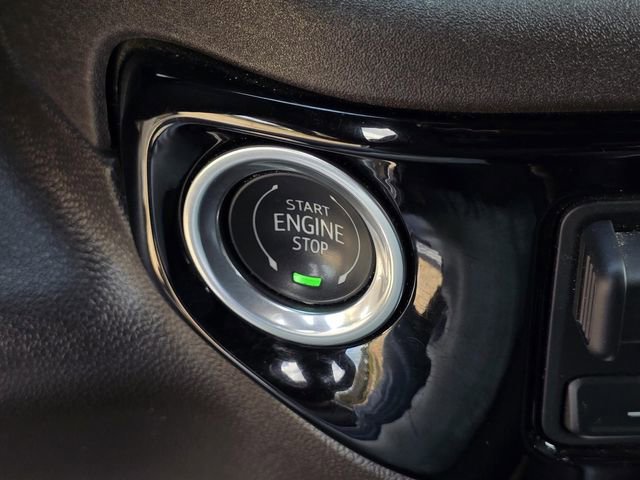 Used 2023 GMC Sierra 1500 SLT image 16