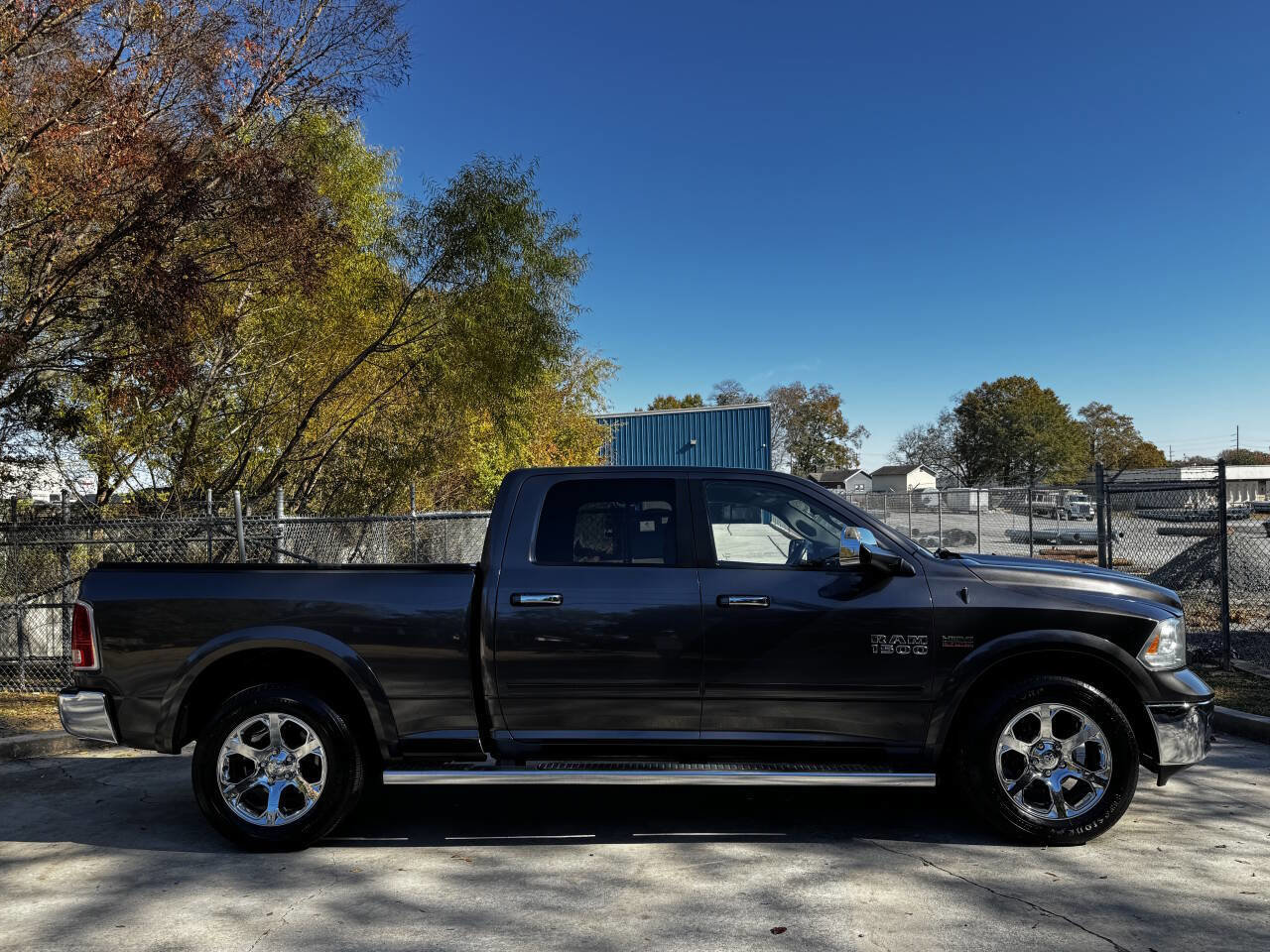 Used 2014 RAM 1500 Laramie w/ Convenience Group image 4