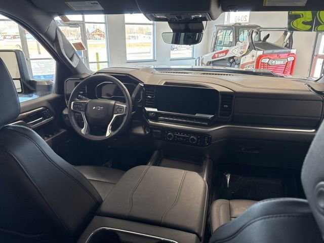 Used 2025 Chevrolet Silverado 3500 LTZ w/ LTZ Plus Package image 31