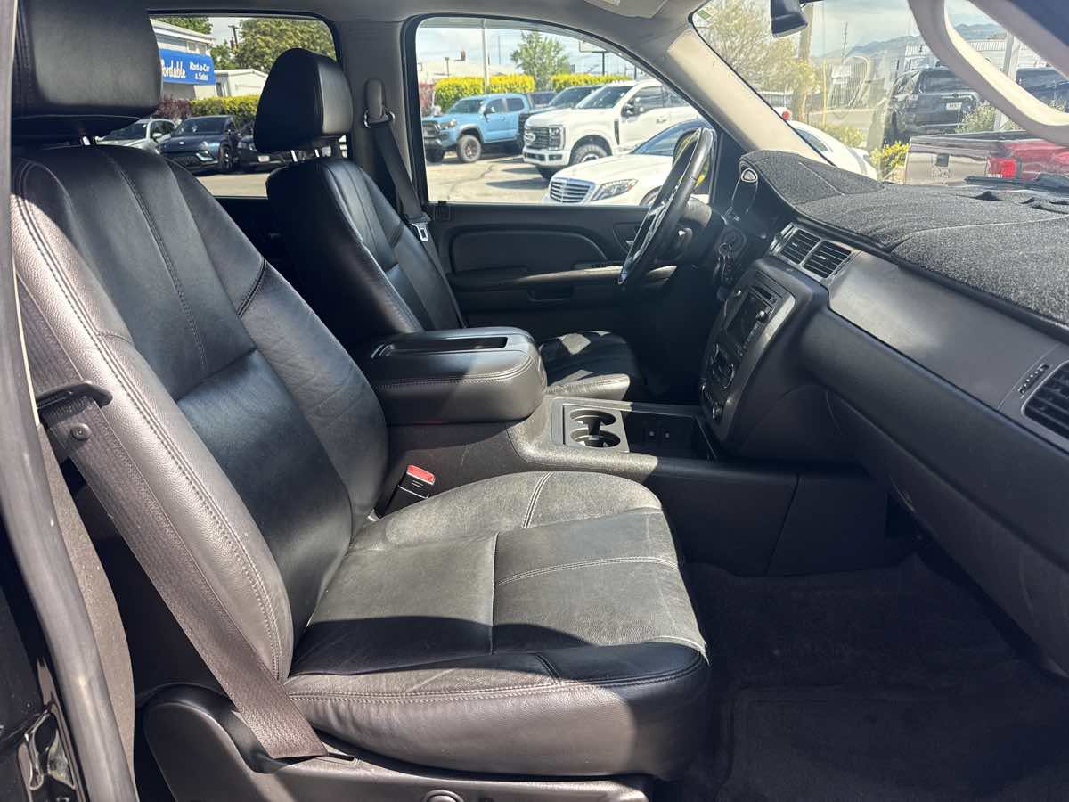 Used 2009 Chevrolet Suburban LT AWD/4WD image 22