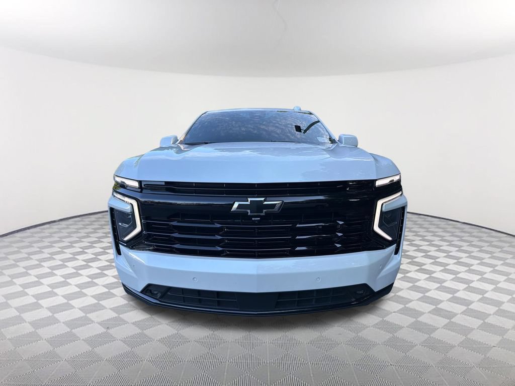 Used 2025 Chevrolet Suburban RST RWD image 2