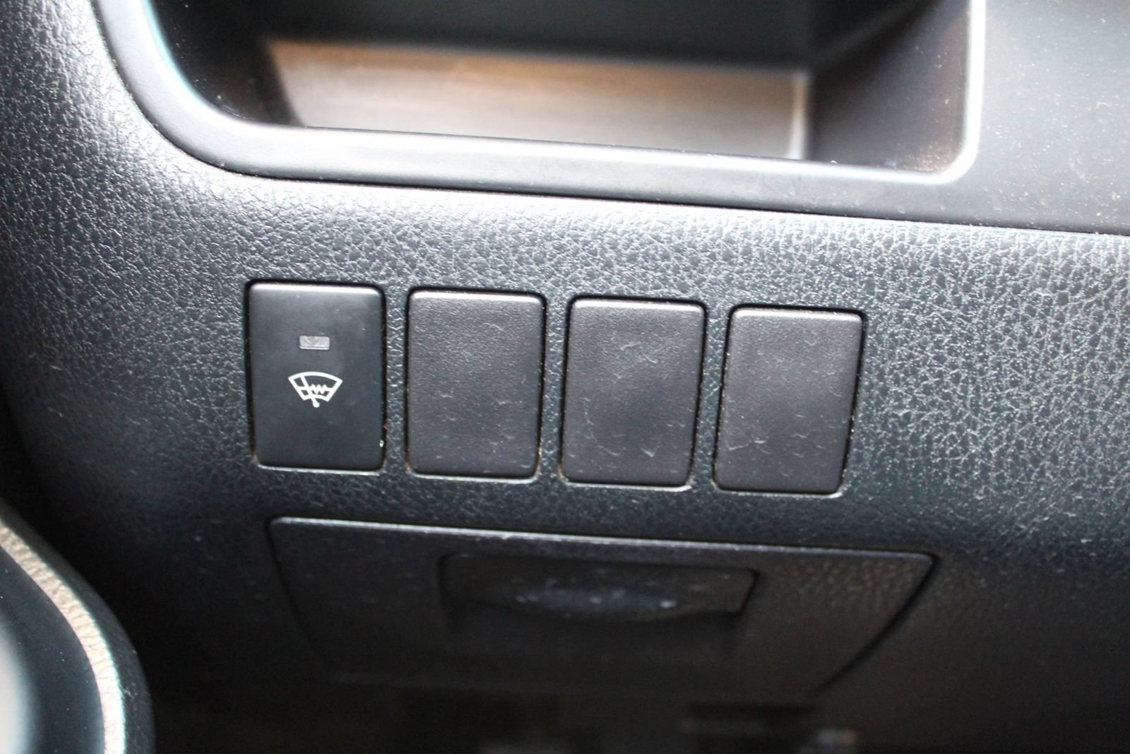 Used 2016 Toyota Highlander LE FWD image 28