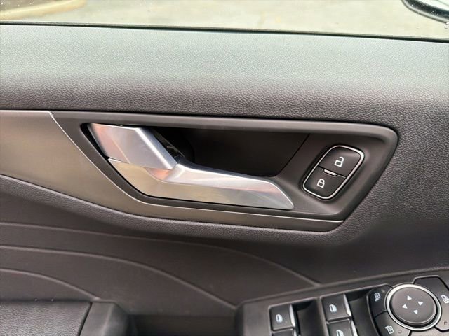 Used 2023 Ford Escape SE w/ Class II Trailer Tow Package image 22