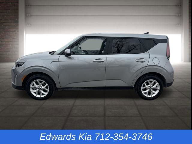 Used 2025 Kia Soul LX image 7