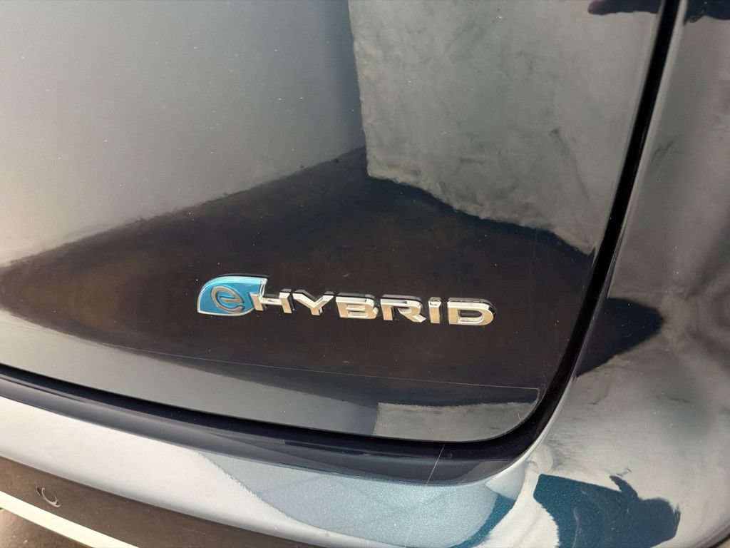 Used 2023 Chrysler Pacifica Limited FWD image 9