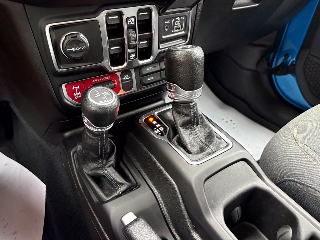 Used 2024 Jeep Wrangler Unlimited AWD/4WD image 24