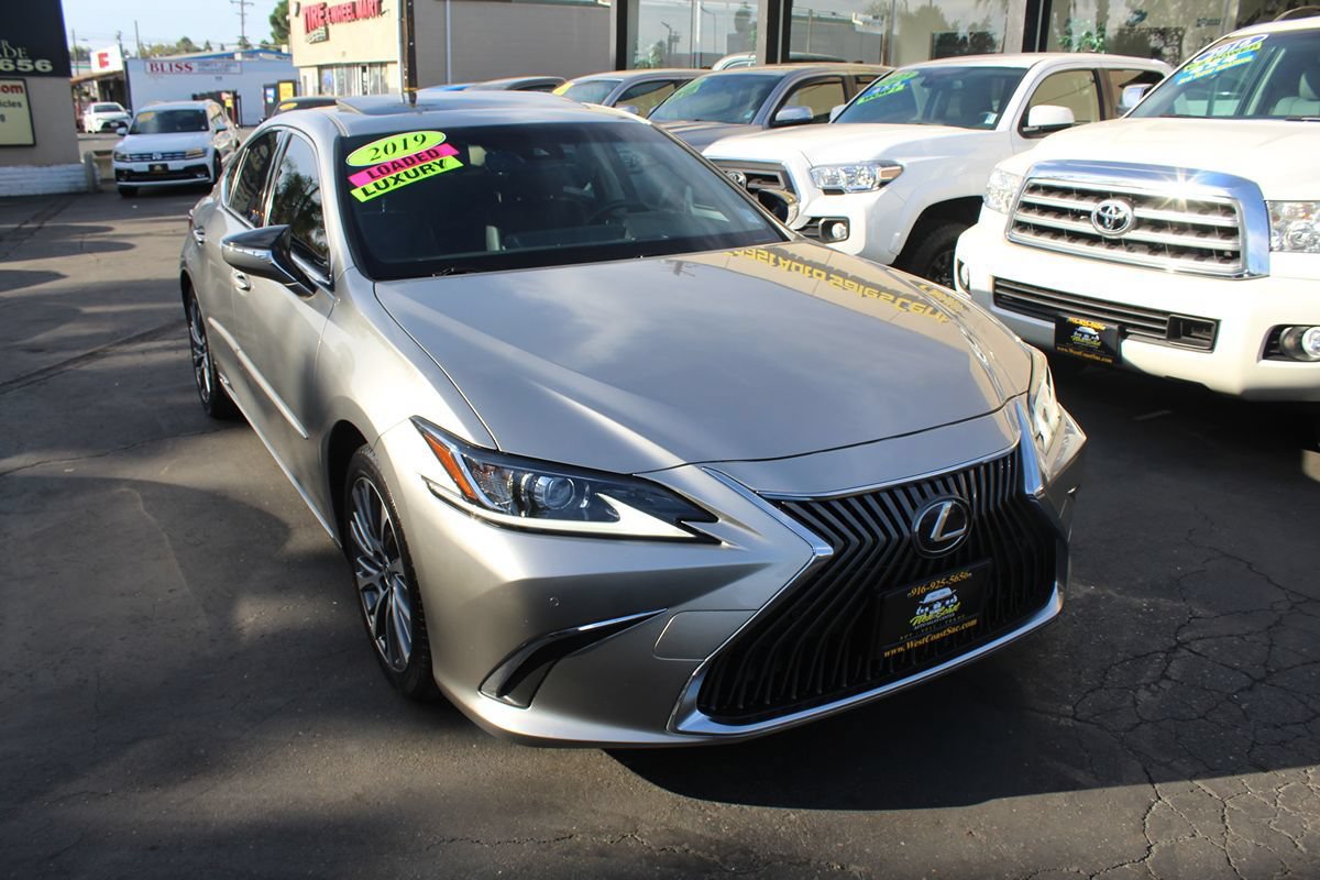 Used 2019 Lexus ES 300h w/ Premium Package FWD image 8