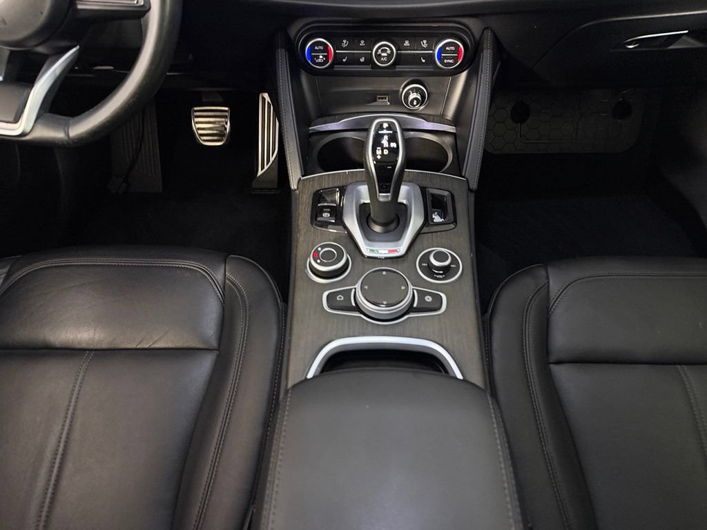 Used 2023 Alfa Romeo Stelvio Ti AWD/4WD image 20