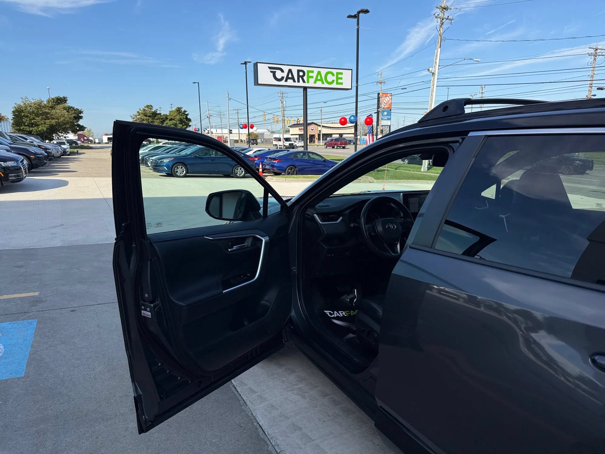 Used 2019 Toyota RAV4 XSE w/ Carpet Mat Package AWD/4WD image 15