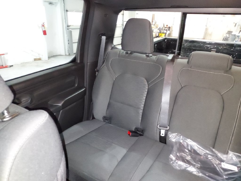 New 2026 RAM 1500 Express AWD/4WD image 13