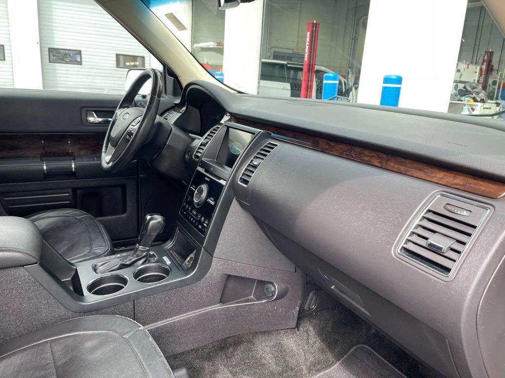 Used 2017 Ford Flex Limited AWD/4WD image 23