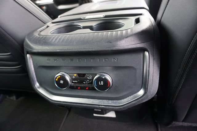 Used 2025 Ford Expedition Platinum w/ Stealth Performance Package AWD/4WD image 28