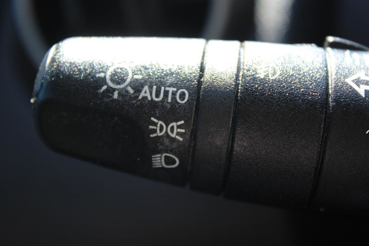 Used 2013 Nissan Rogue SL FWD image 26
