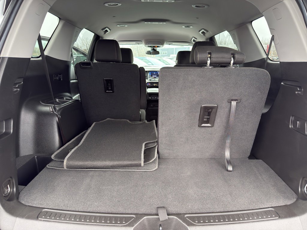 Used 2023 GMC Acadia SLE w/ Driver Convenience Package image 37