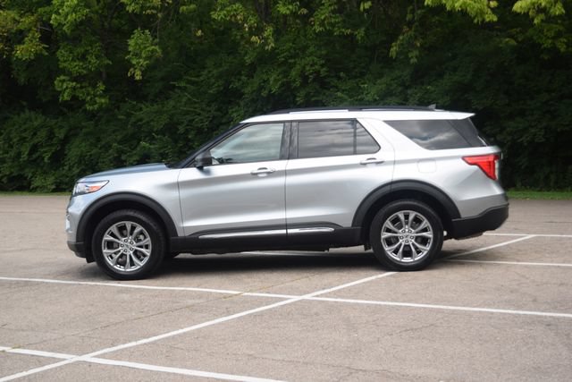 Used 2022 Ford Explorer XLT w/ Equipment Group 202A AWD/4WD image 24