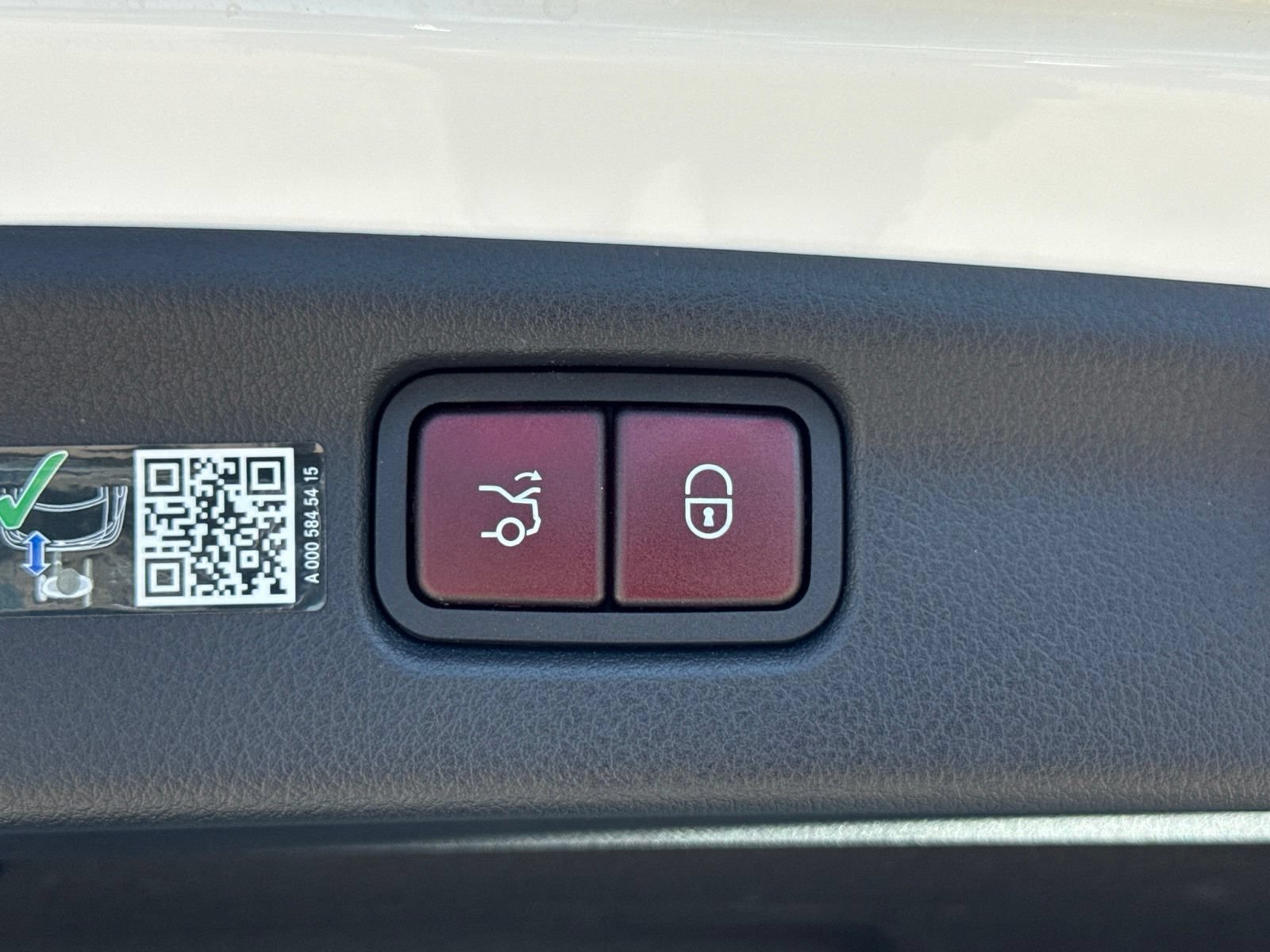 Used 2024 Mercedes-Benz C 300 Sedan image 17