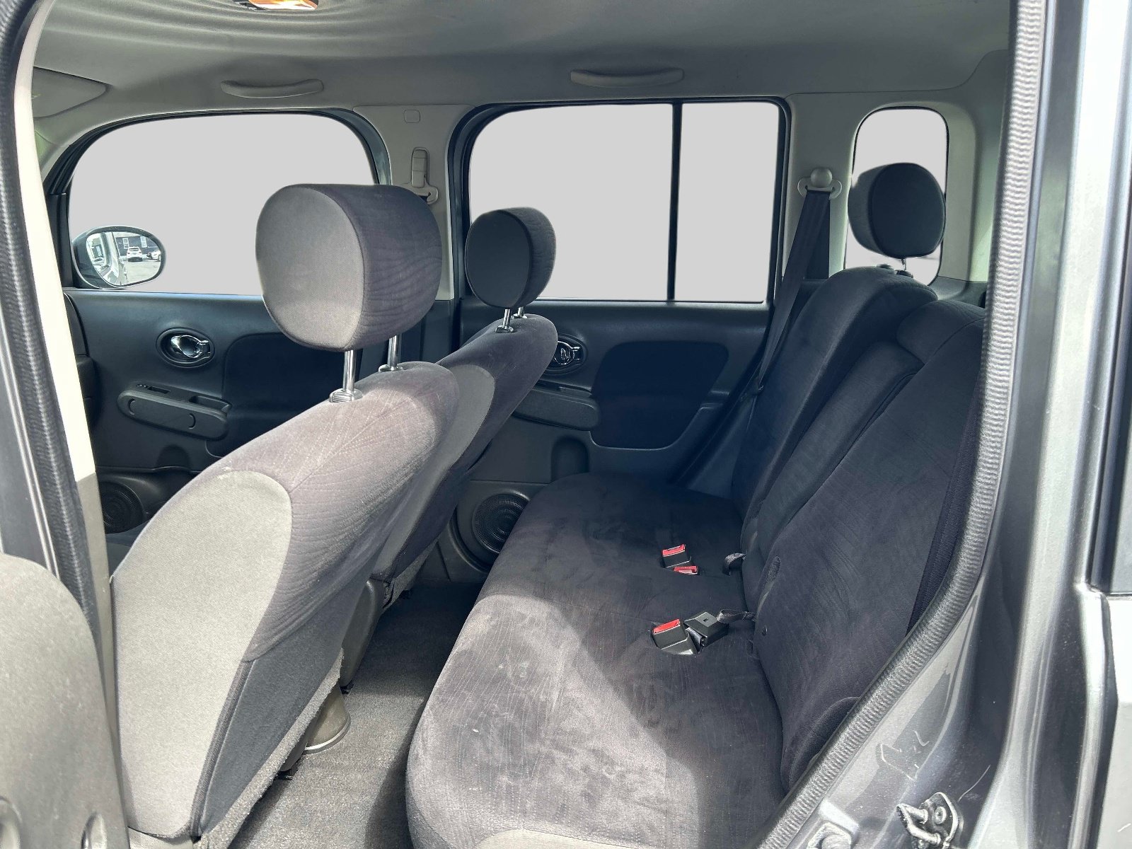 Used 2011 Nissan Cube 1.8 SL w/ Interior Illumination Pkg FWD image 10