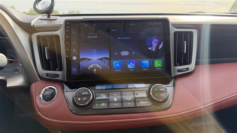 Used 2014 Toyota RAV4 Limited w/ Technology Package AWD/4WD image 29