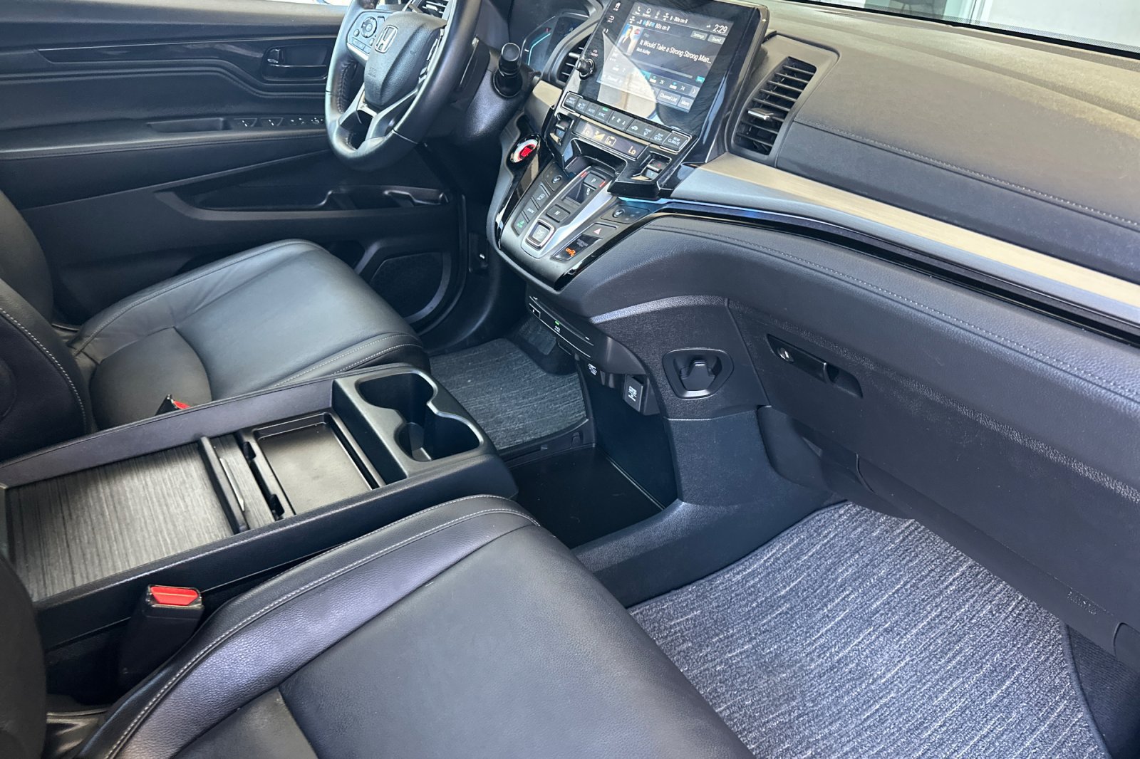 Used 2024 Honda Odyssey Touring image 16