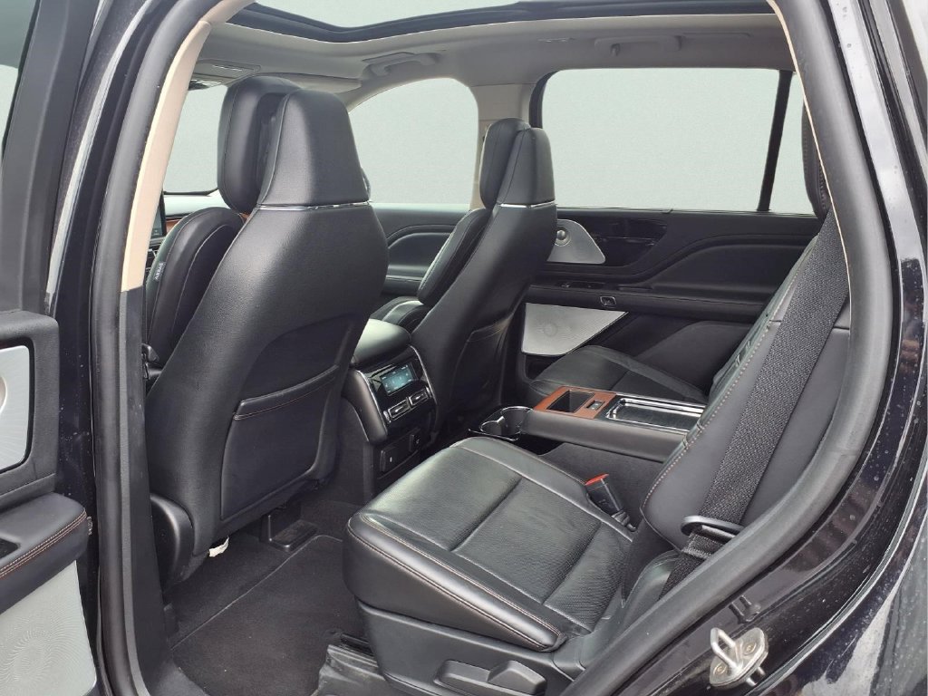 Used 2020 Lincoln Aviator Reserve w/ Equipment Group 202A AWD/4WD image 24