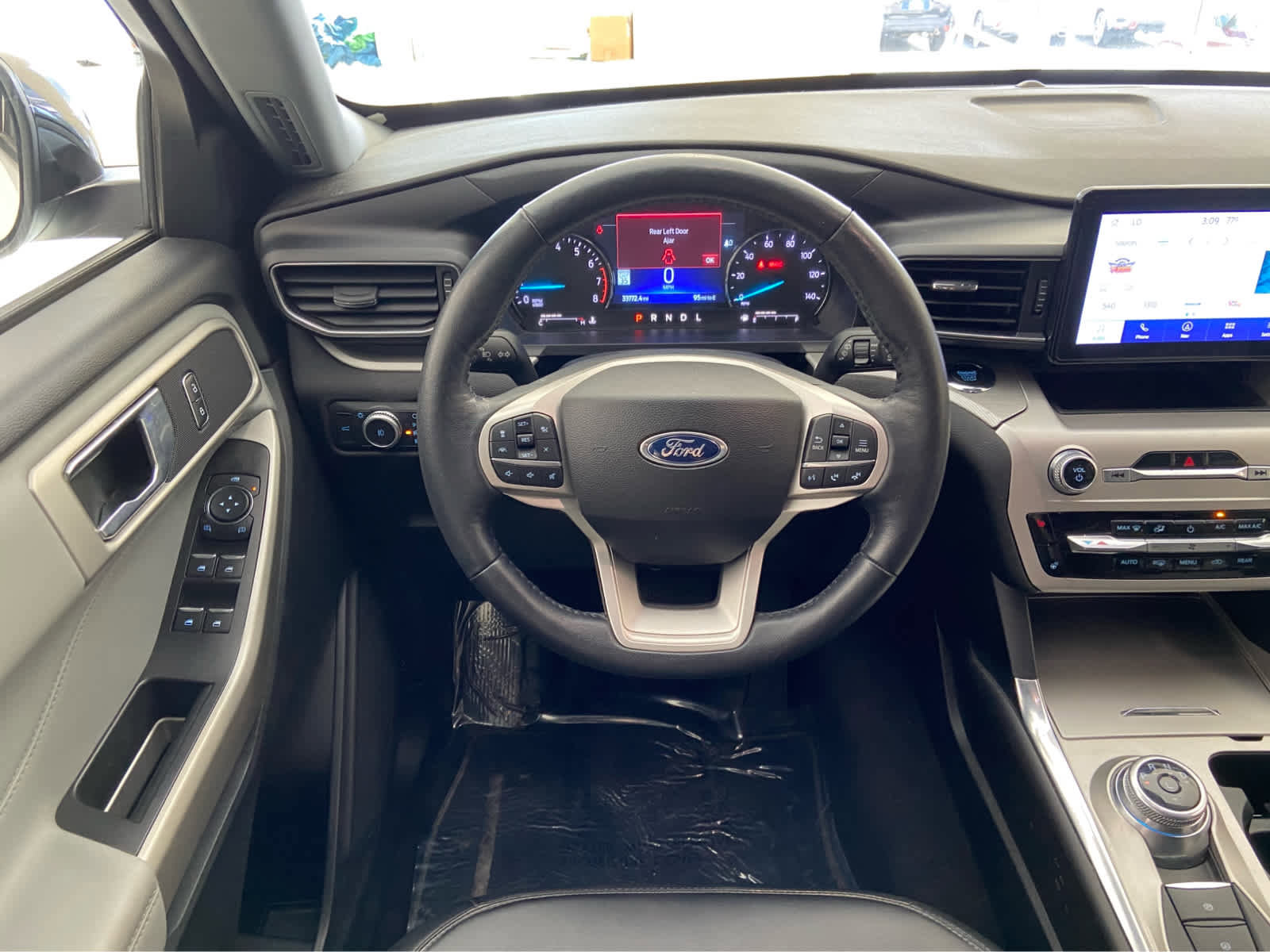 Used 2022 Ford Explorer XLT w/ Equipment Group 202A image 24